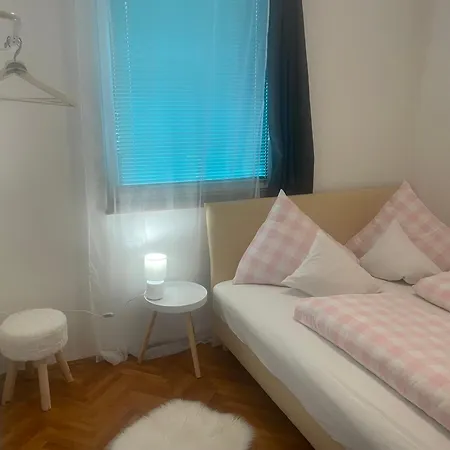 Zsanett's House Apartment Tata